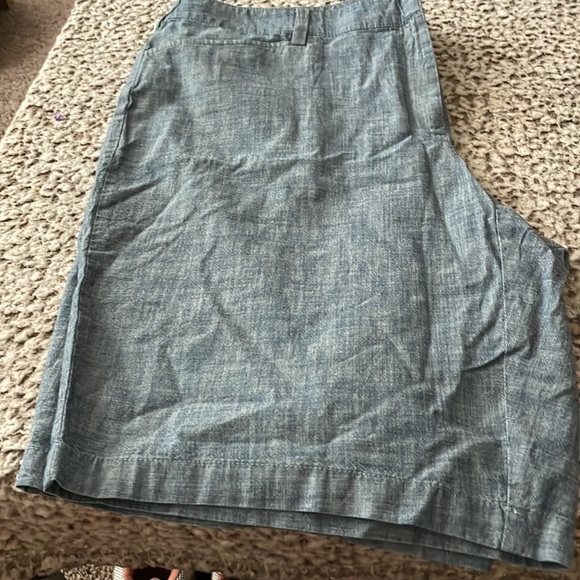 Lands End Bermuda Shorts - Picture 2 of 5